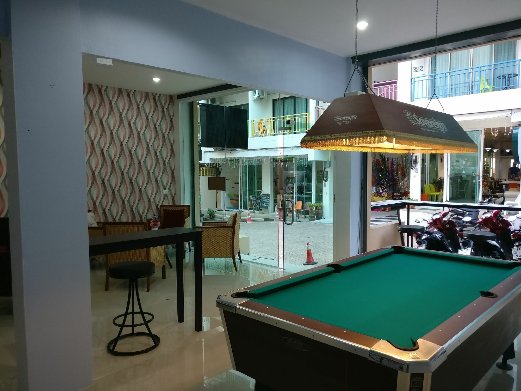 Hotel White Sky Boutique Patong Exterior foto